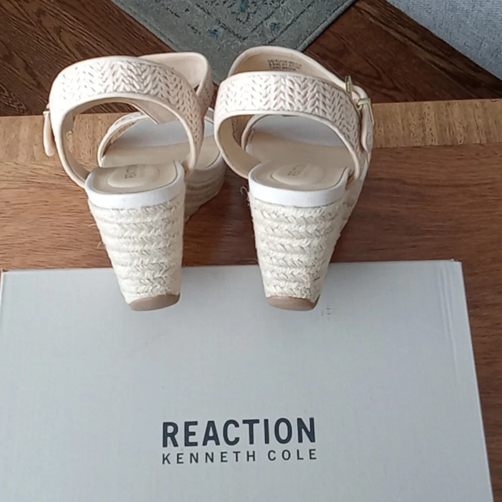Kenneth Cole Reaction women's sandals-NEW